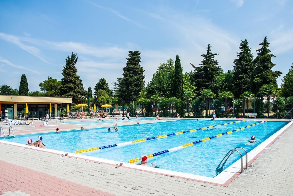 Baia Holiday Gasparina Castelnuovo del Garda Exterior foto
